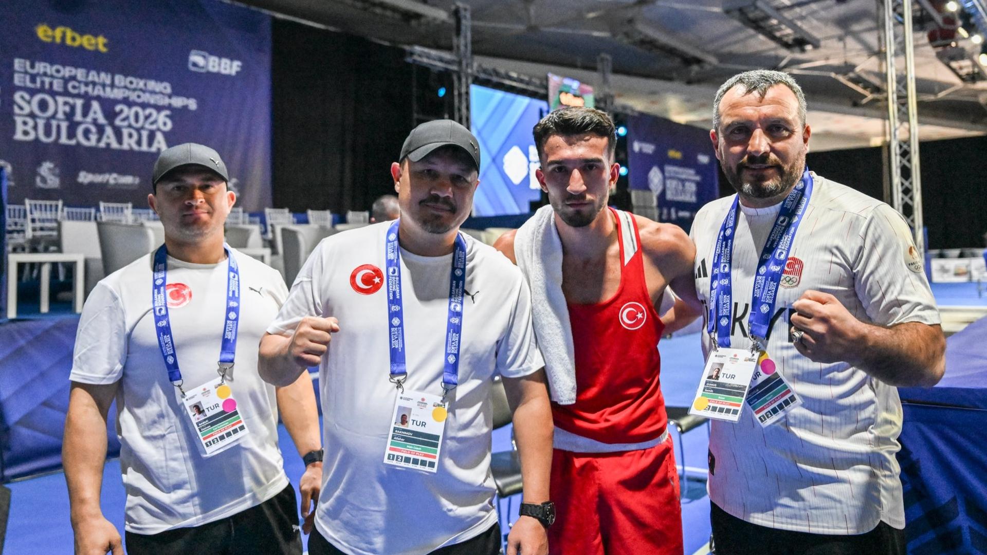 Semih Gümüş Avrupa Boks Şampiyonası'nda: Ringde Bir Strateji Zaferi ve Son 16