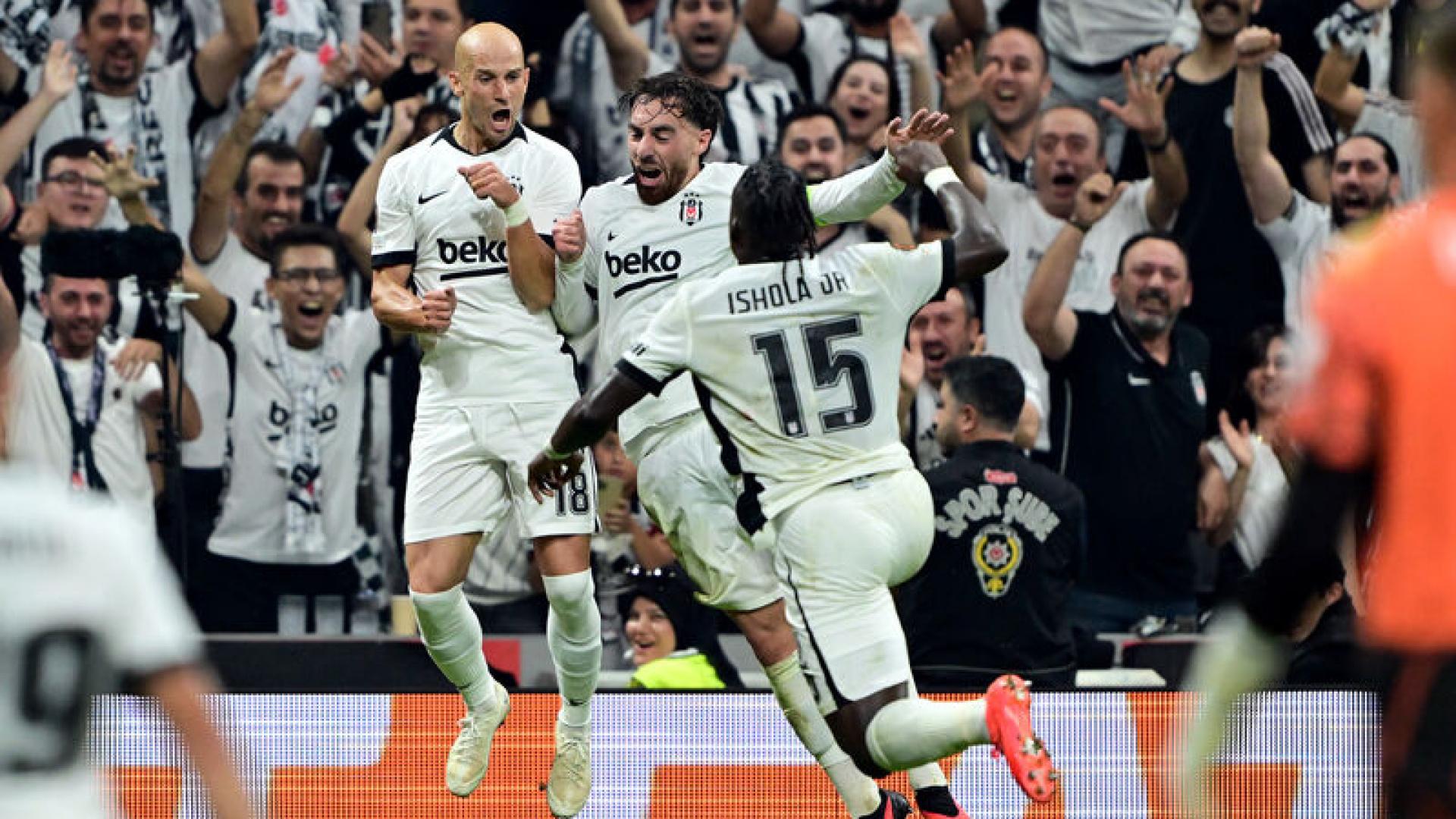 Beşiktaş Marsilya'yı Dolmabahçe'de Avladı: Tarih Tekerrür Etti