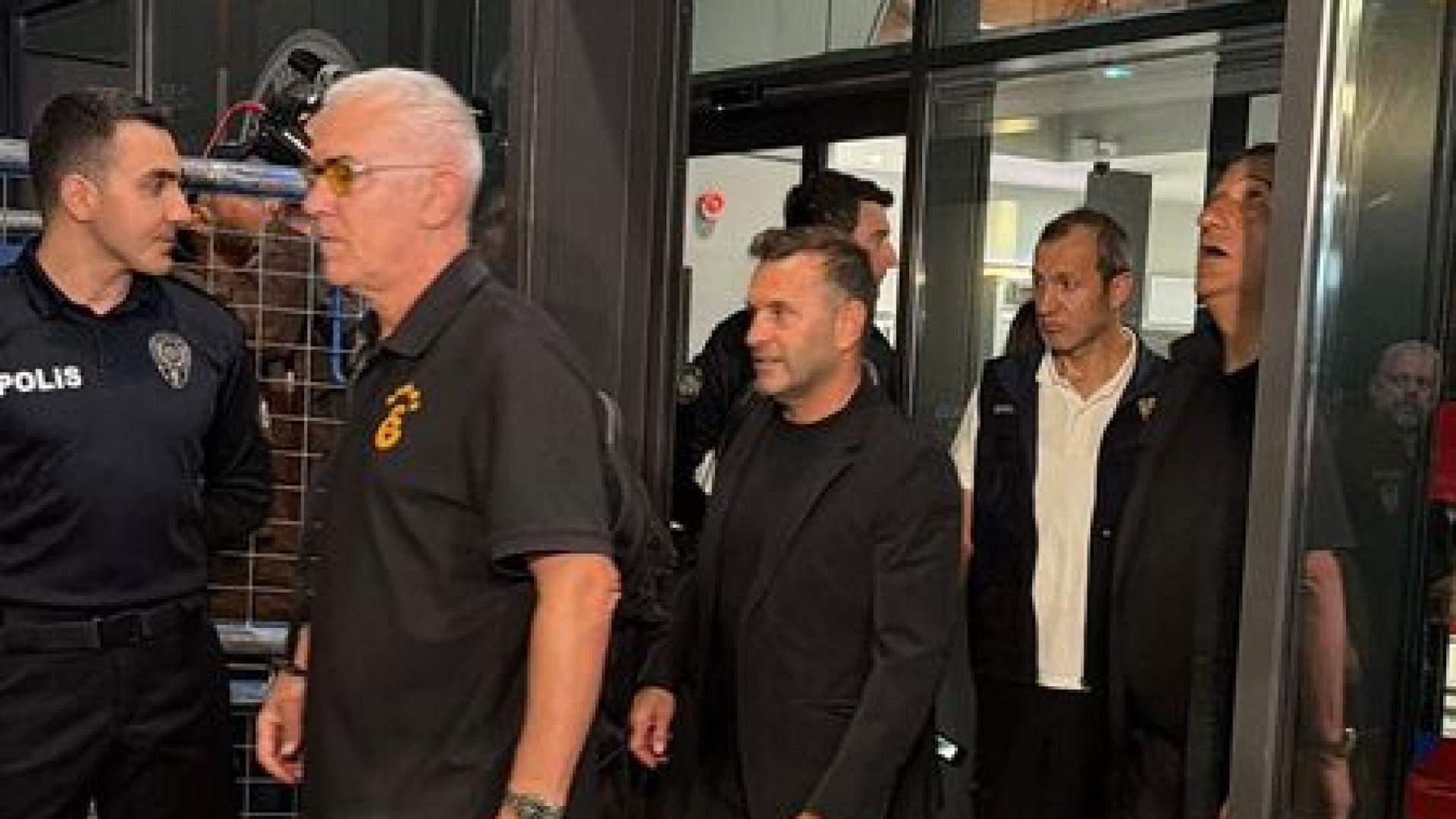Galatasaray Trabzon'da: Şampiyonluk Yarışında Kritik Viraj ve Taktiksel Hamleler