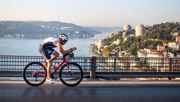 Sıcak Gelişme: İstanbul Boğaziçi Triatlon'u 6. kez iki kıtayı b...