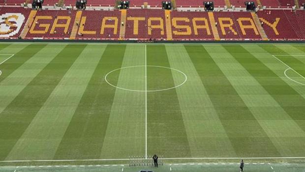 Galatasaray'da Zemin Operasyonu: Barcelona Maçına Kusursuz Çim Hedefi