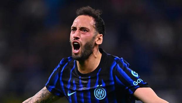 Hakan Çalhanoğlu İçin İtalyan Basınında Sürpriz İddia: Ezeli Rakip Devrede