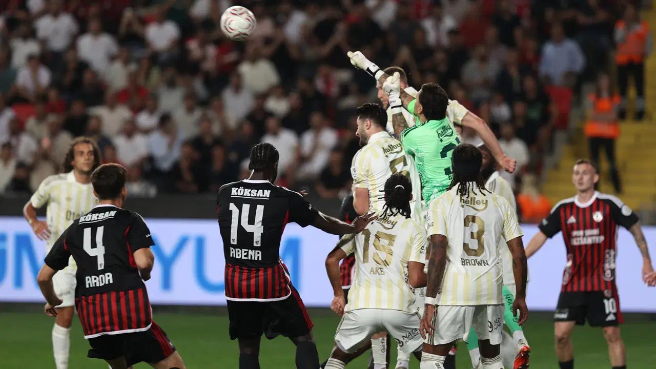 Fenerbahçe'de Gaziantep Çıkmazı: Şampiyonluk Yarışı Nasıl Şekillenecek?