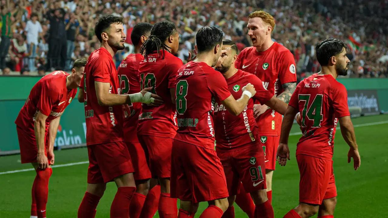 Amedspor'dan Tarihi Gövde Gösterisi: Başakşehir'e 5 Golle Ağır Ders