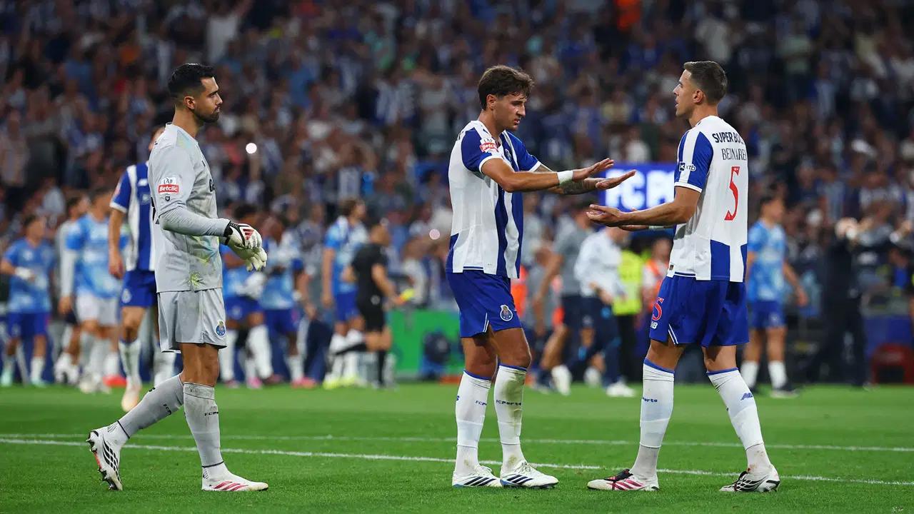 Porto'da Farioli Devrimi: Benfica Zaferiyle Zirvede 7'de 7 Serisi