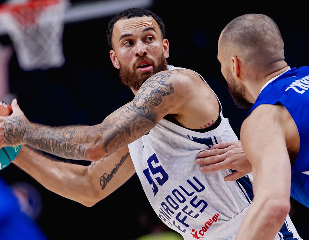 Anadolu Efes'in VTB Şovunda Yeni Sezonun Kodları: Zenit Karşısında Kusursuzluk
