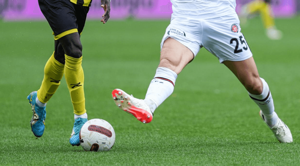Süper Lig'de 6. Hafta: Trabzonspor-Galatasaray Derbisi ve Şampiyonluk Yarışı