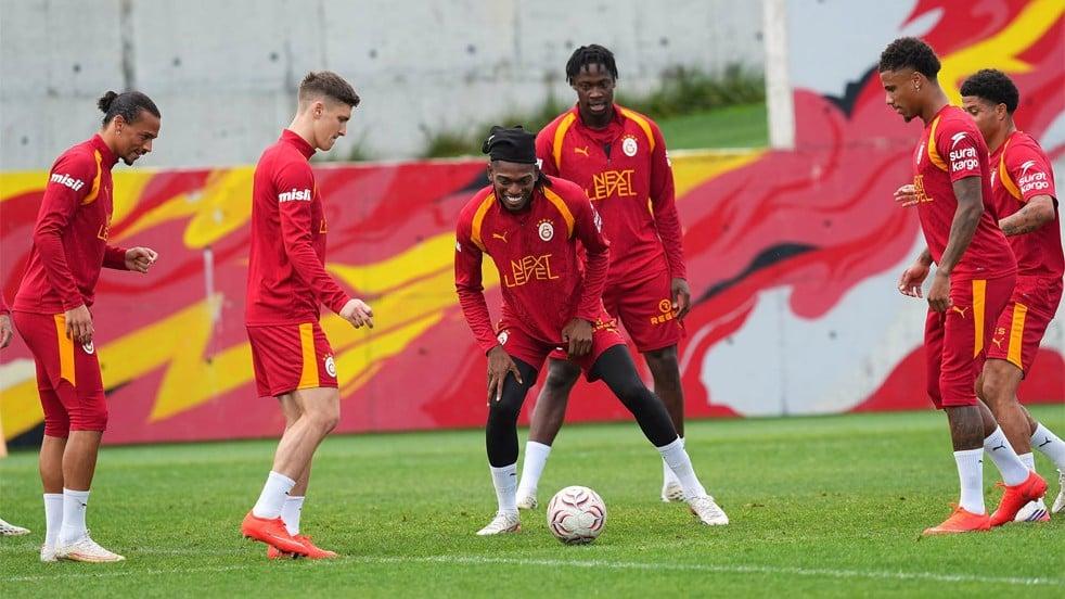 Galatasaray'da Trabzonspor Zirvesi: Osimhen ve Kaan Ayhan Yok, Plan Ne?