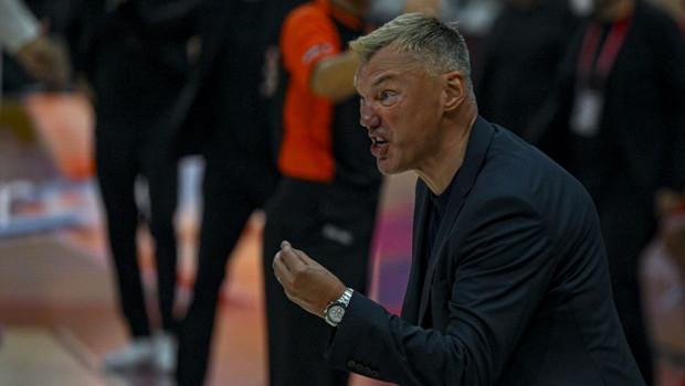 Saras'ın Fenerbahçe'si ve Olympiakos Mağlubiyeti: Taktiksel Bir Kırılma mı?