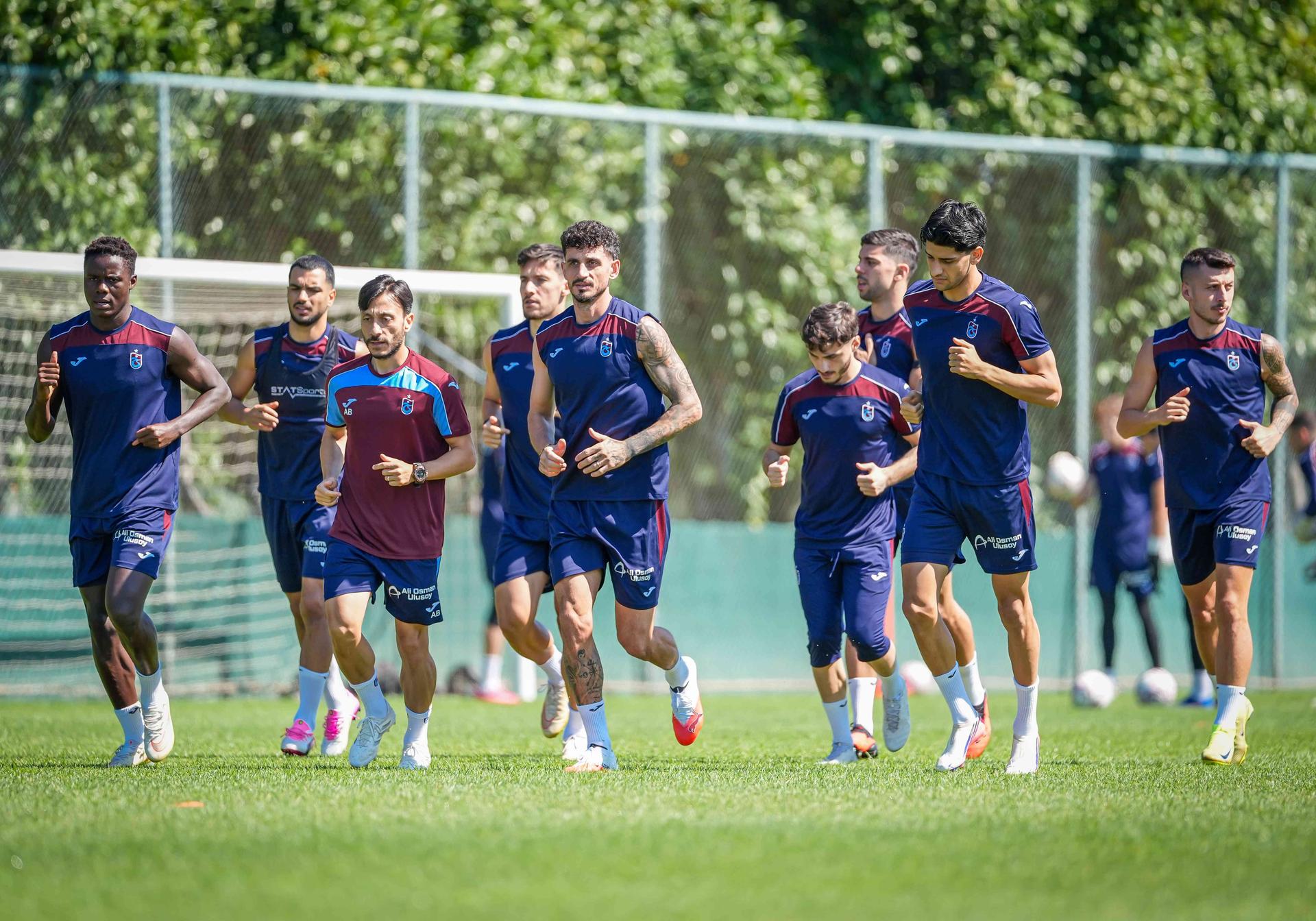 Trabzonspor’da Derbi Mesaisi: Şenol Güneş’in Yeni Oyun Kurgusu ve Stratejik Planı