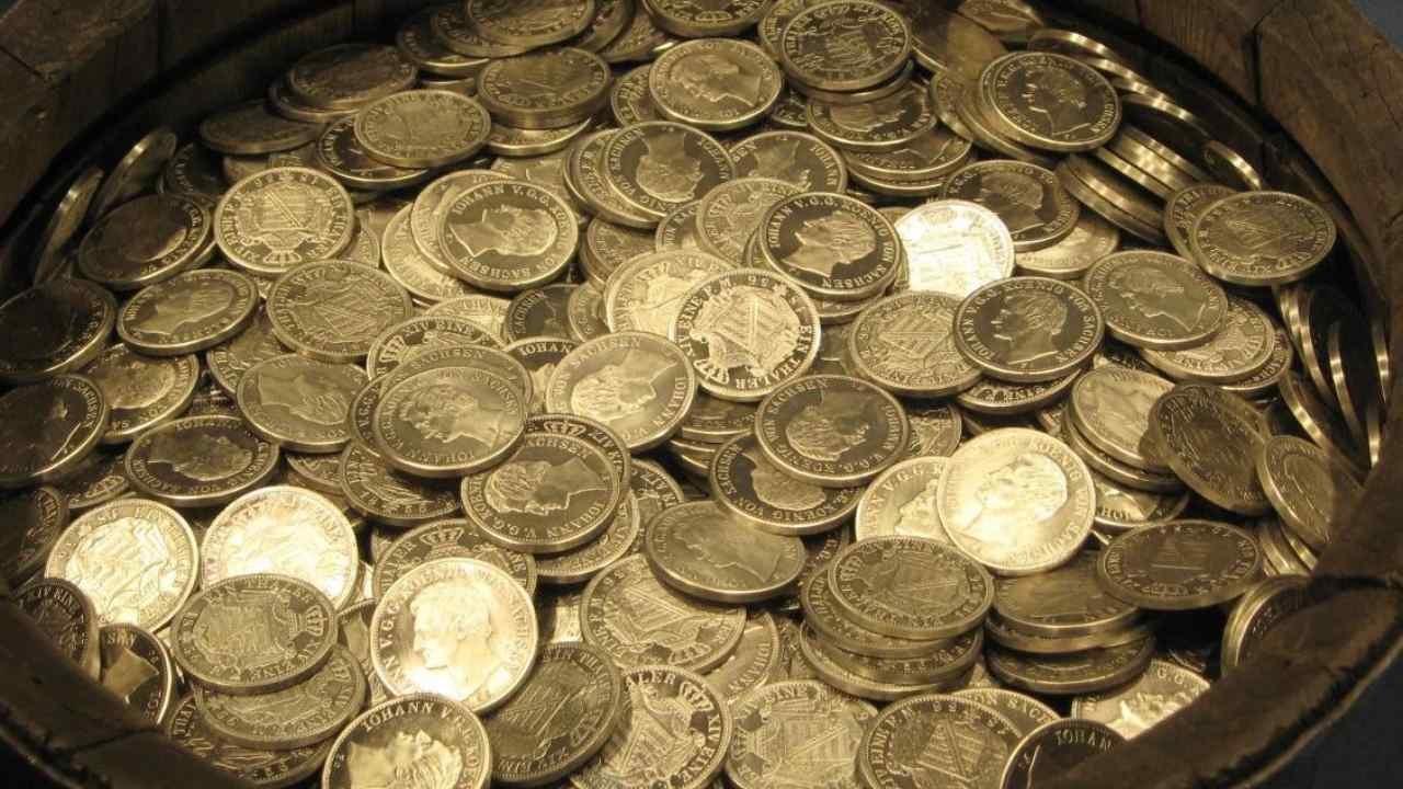 Tarlanın ortasında külçe külçe altın: Dev hazineden Türkiye izi