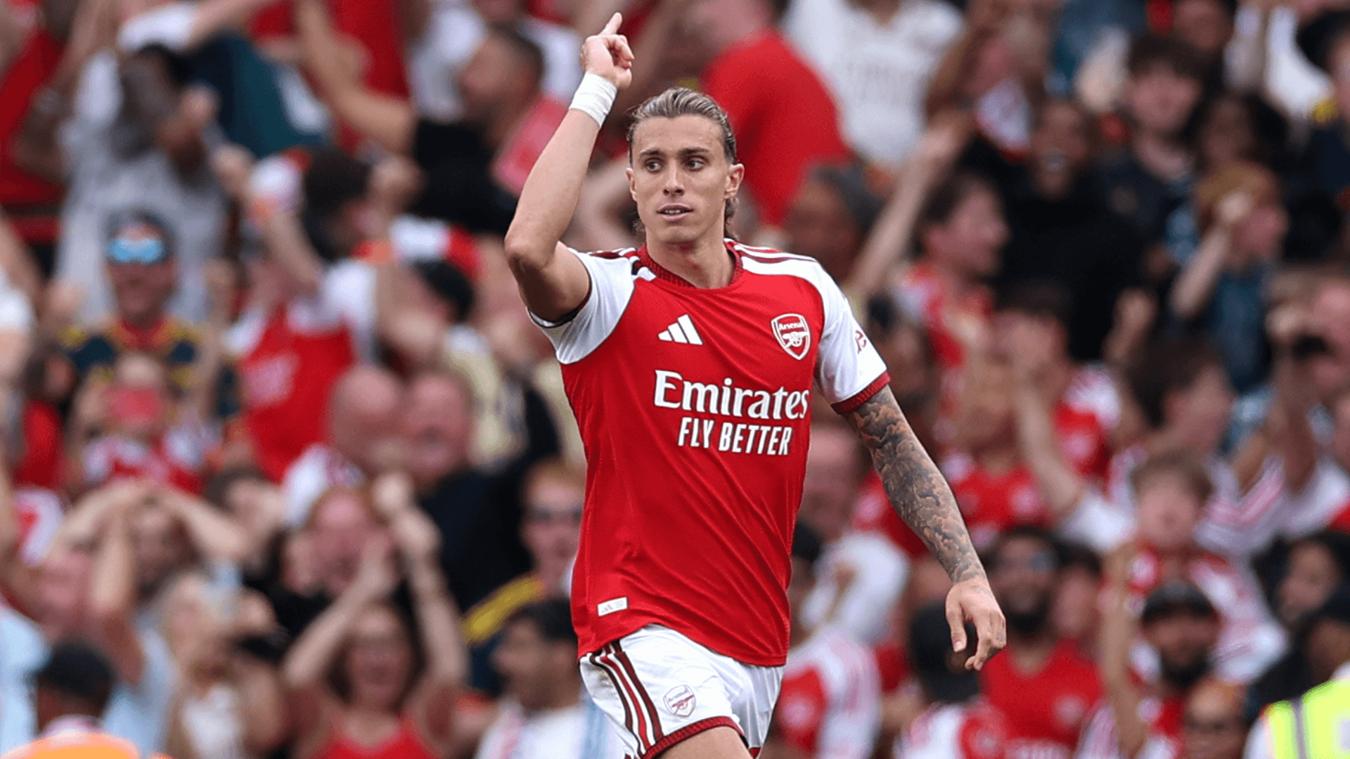 Riccardo Calafiori Arsenal'da Bek Pozisyonunu Yeniden Tanımlıyor