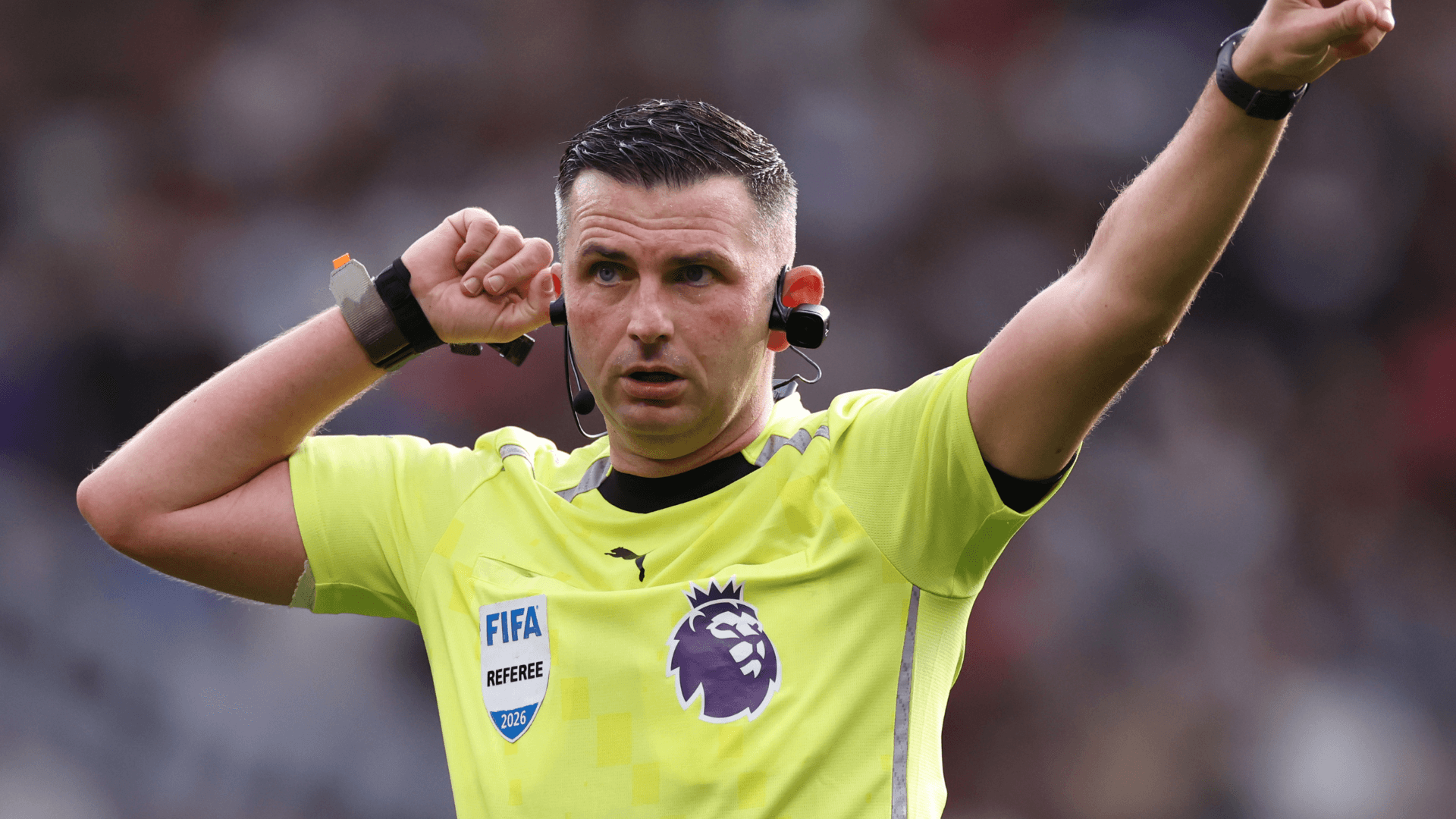 Premier Lig'de Hakem Krizi: VAR'ın Gölgesi ve Adalet Arayışı